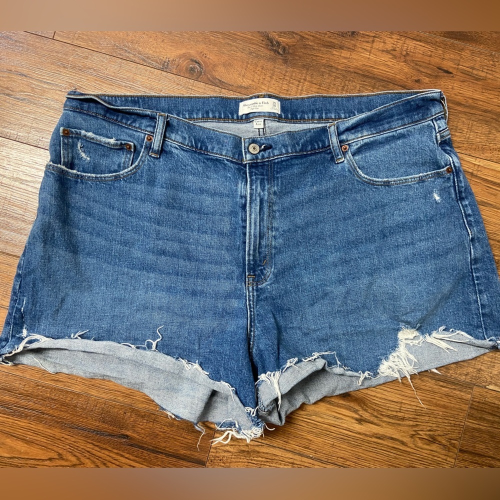 Abercrombie & Fitch The 4" Mom Short High Rise 35/20 curve love jean shorts